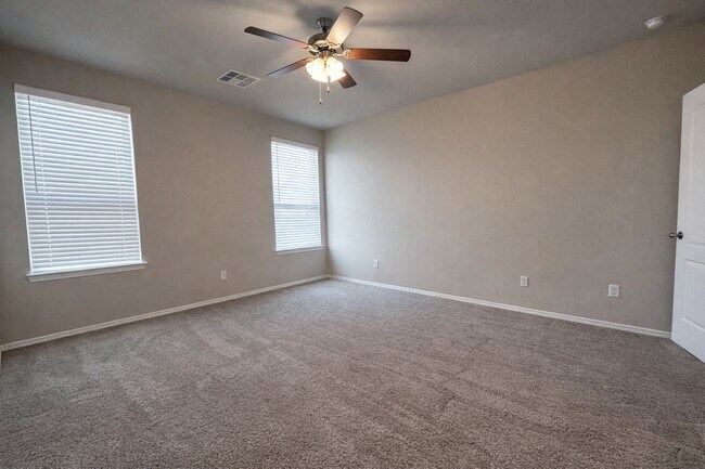 Foto del edificio - 12626 Alta Vista