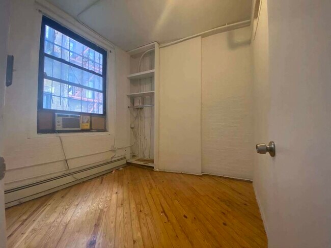 Foto del edificio - 212 E 26th St