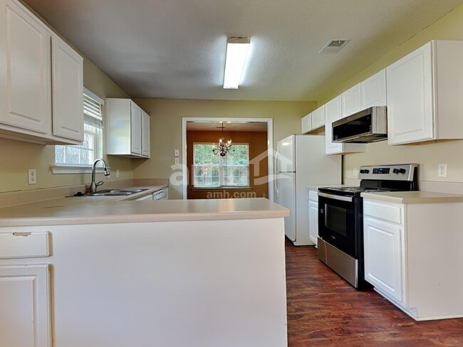 Building Photo - 263 Silver Brook Cir