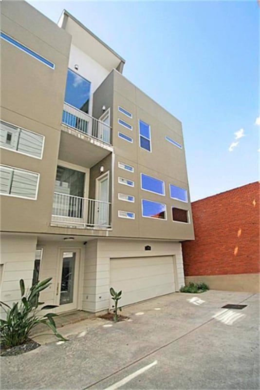 Building Photo - 906 Hutchins St