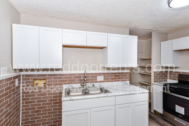 Building Photo - 3030 N Olney St