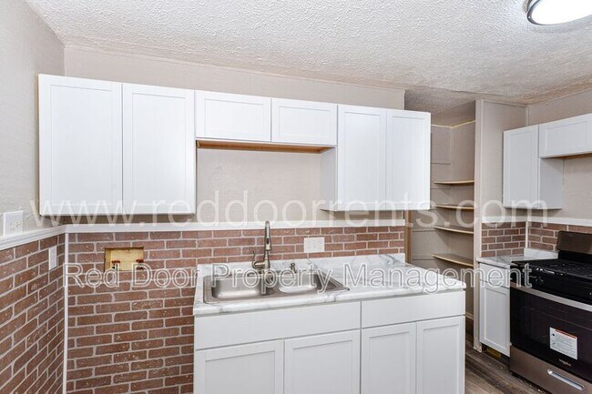 Foto del edificio - 3030 N Olney St
