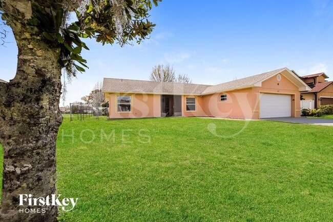 Foto del edificio - 724 Dromedary Dr