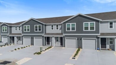 Building Photo - 8235 SW 67th Ave