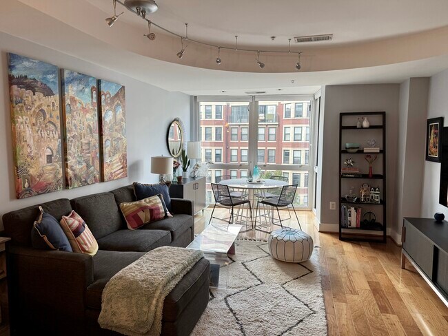 Building Photo - 1209 13th St NW