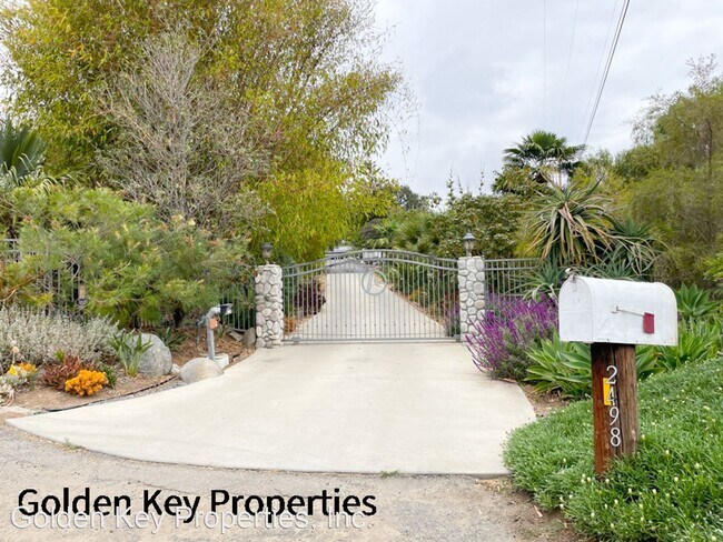 Building Photo - 3 br, 2 bath House - 2498 Majella Road