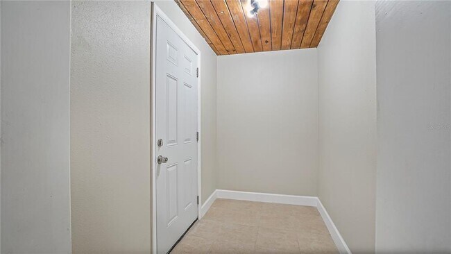 Foto del edificio - 5717 Lawndale Rd