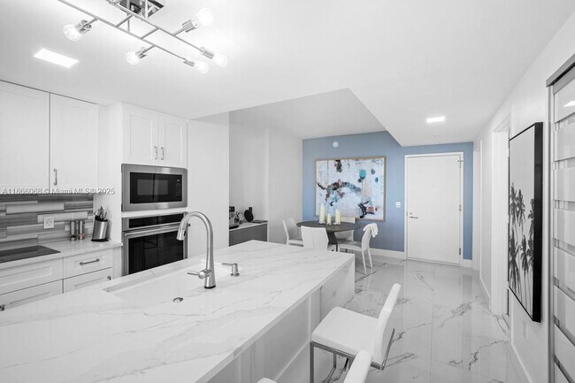 Foto del edificio - 460 NE 28th St