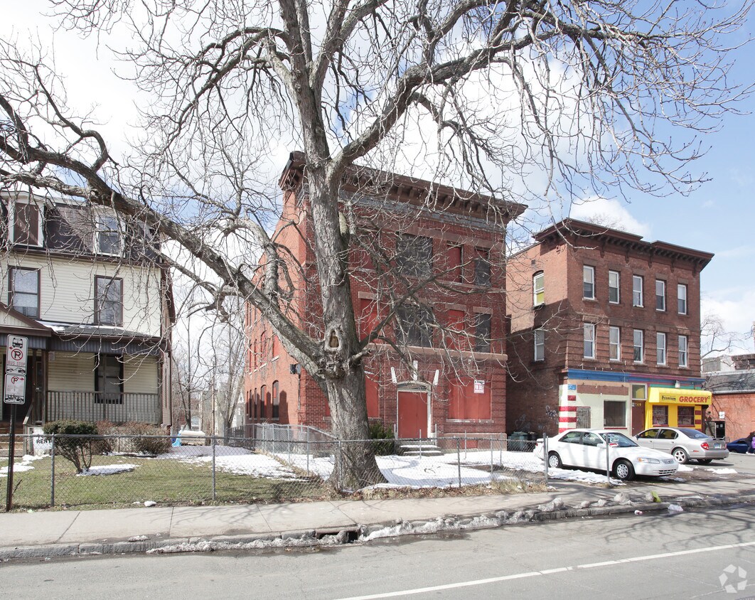 Building Photo - 353 Wethersfield Ave