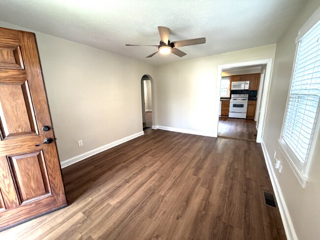 Foto del edificio - 11702 Kings Ln