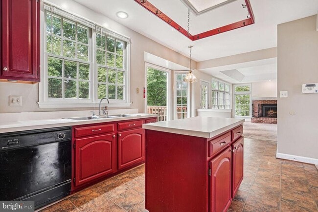 Foto del edificio - 18862 Crossroads Ct