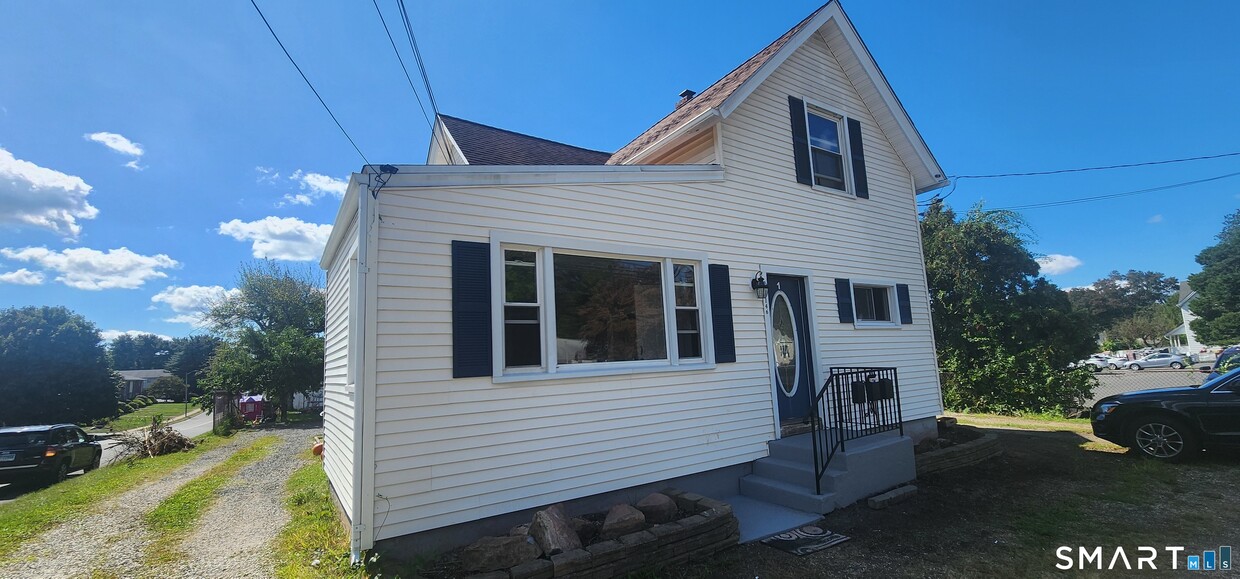 Building Photo - 146 Woodland St