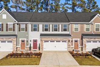 Building Photo - 324 Golan Cir