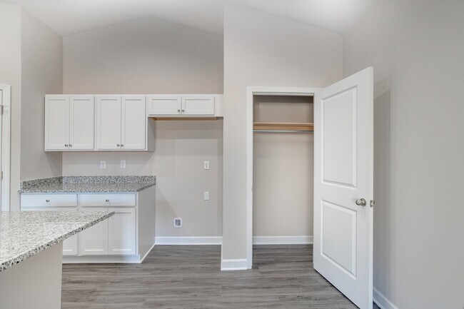 Building Photo - 1748 Rover ct