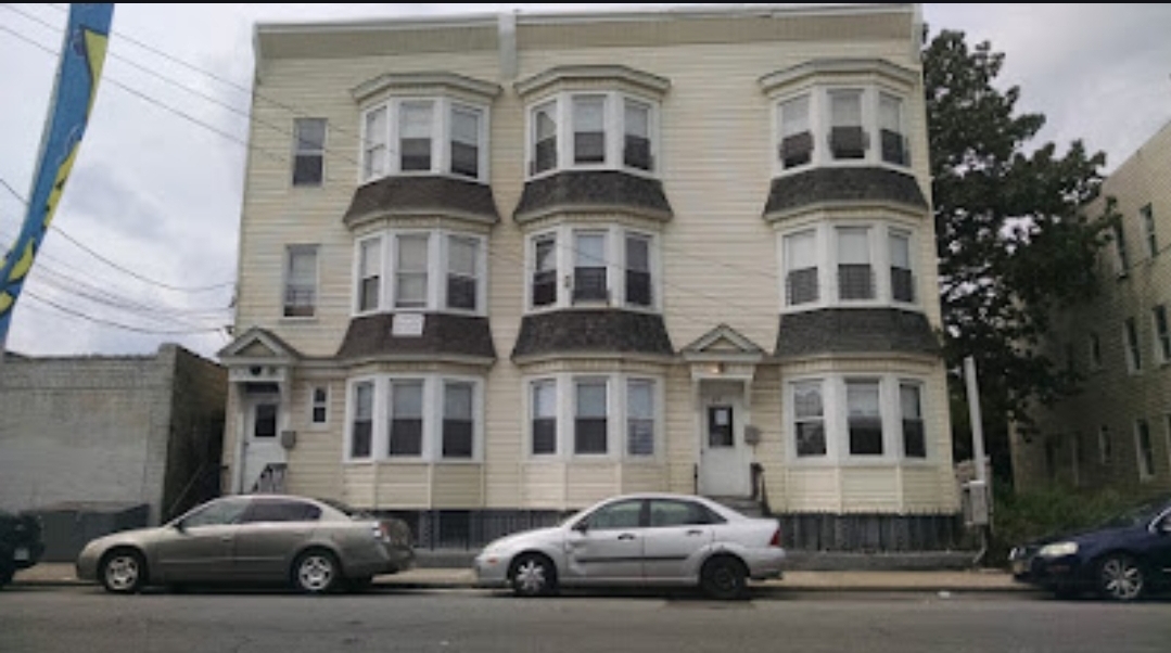 Primary Photo - 651 S 13th St