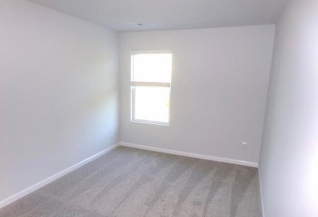 Building Photo - 418 Oakwood Dr NW