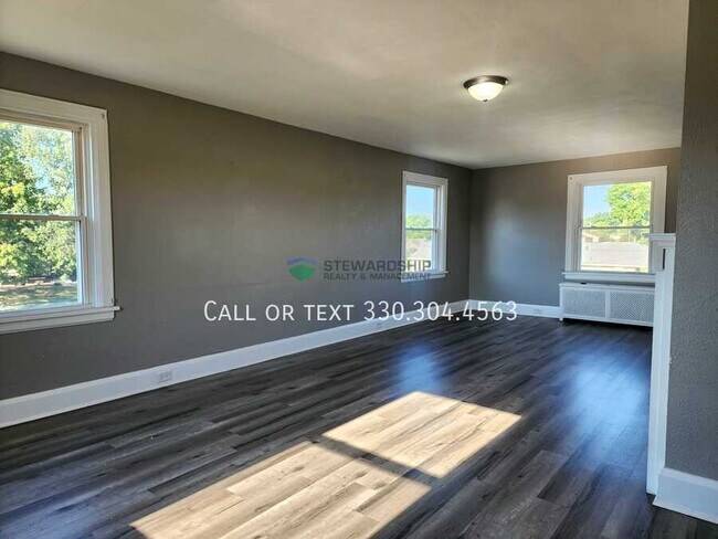 Foto del edificio - 12990 Lincoln Way W