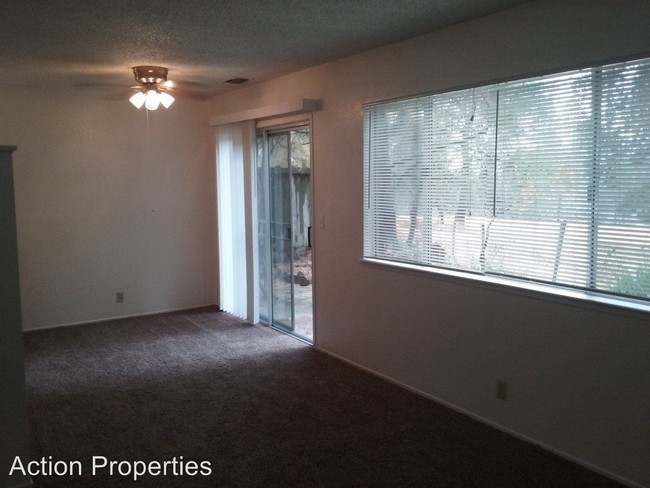 Building Photo - 2650 Woodridge Ct