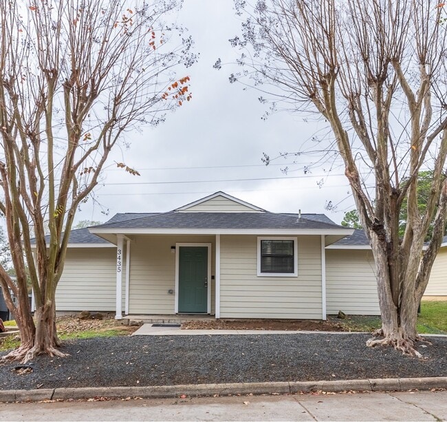 Building Photo - 3435 Balboa Cir