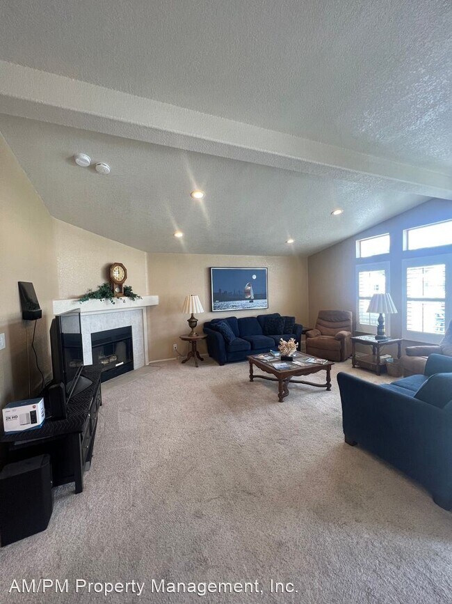 Building Photo - 2 br, 2 bath House - 4202 Lahaina Dr. #11