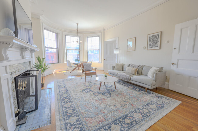 Building Photo - 464 Beacon St