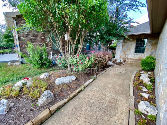 Foto del edificio - 5524 Kleberg Trail