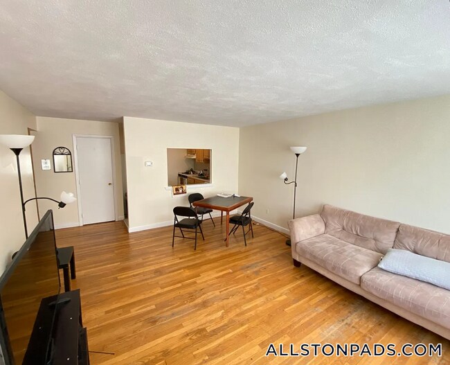 Building Photo - 75 Gardner St