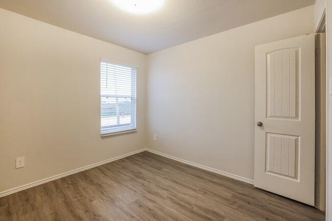 Building Photo - 21502 Kimro Ln