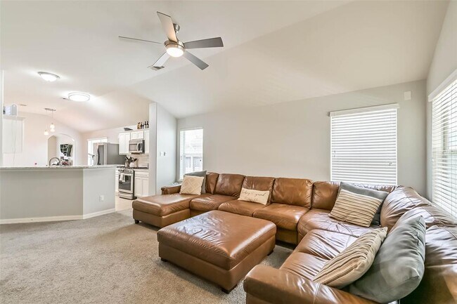 Building Photo - 18606 Walden Glen Cir