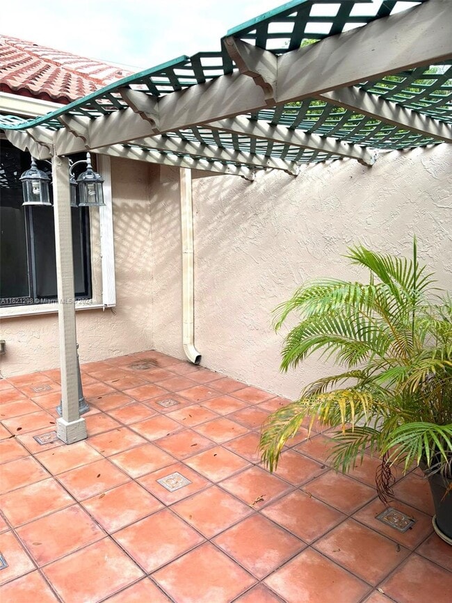 Building Photo - 613 Patio Village Way