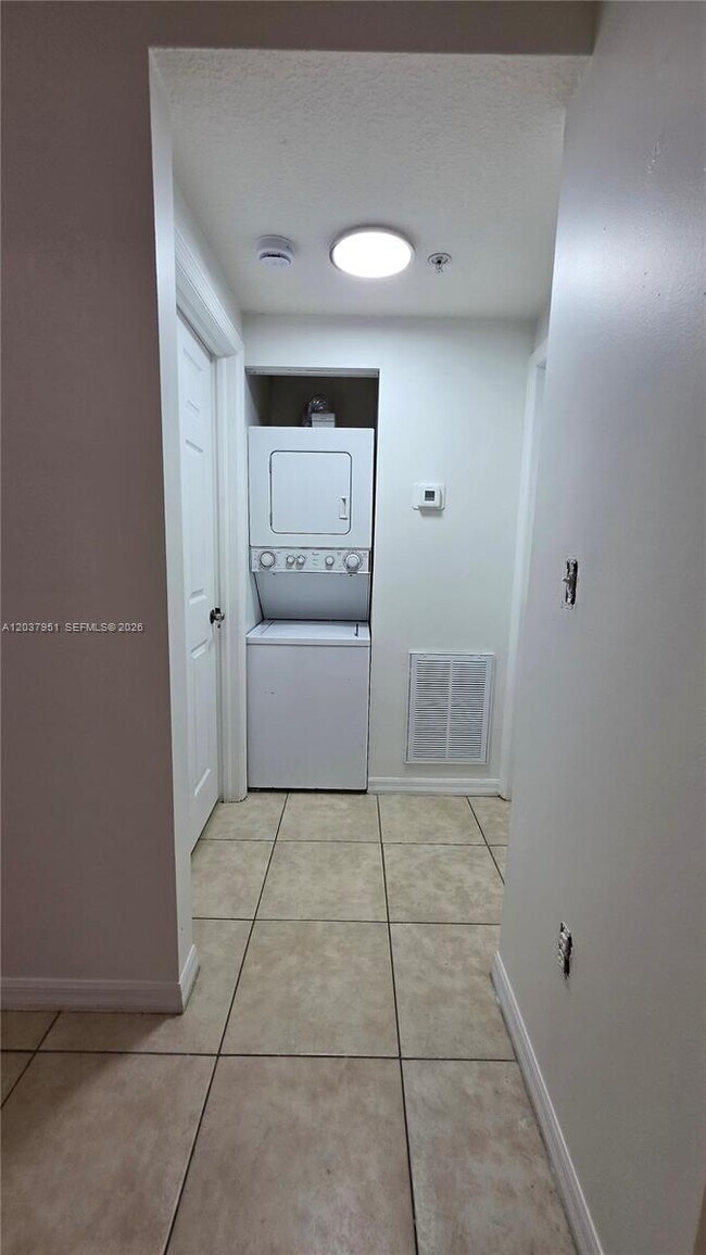 Foto del edificio - 2630 SW 28th St