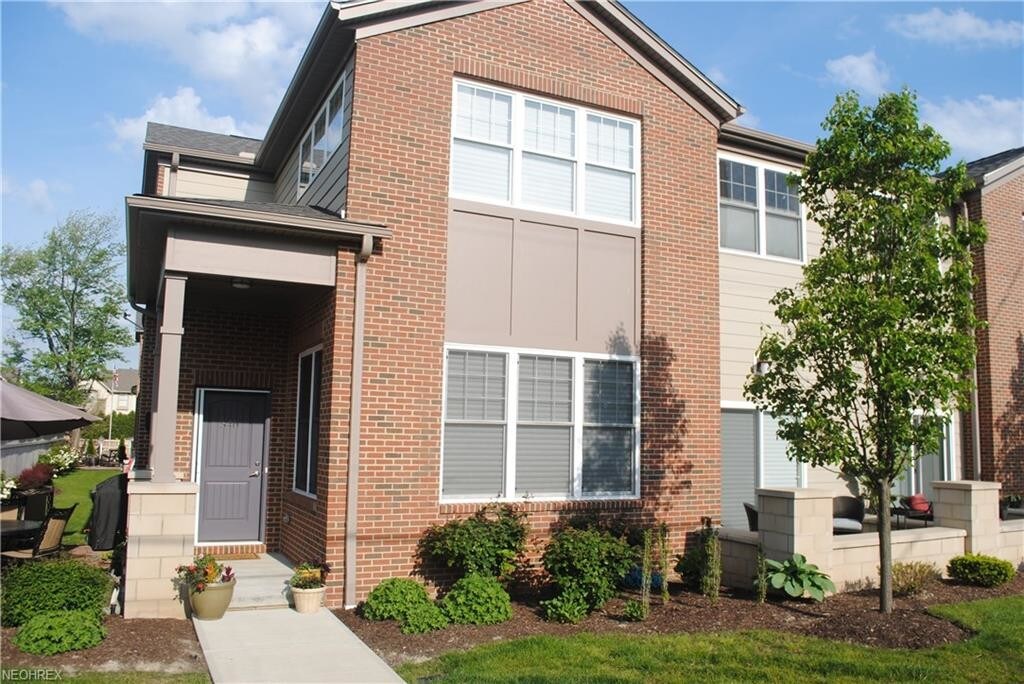 540 Beachcliff Row Dr, Rocky River, OH 44116