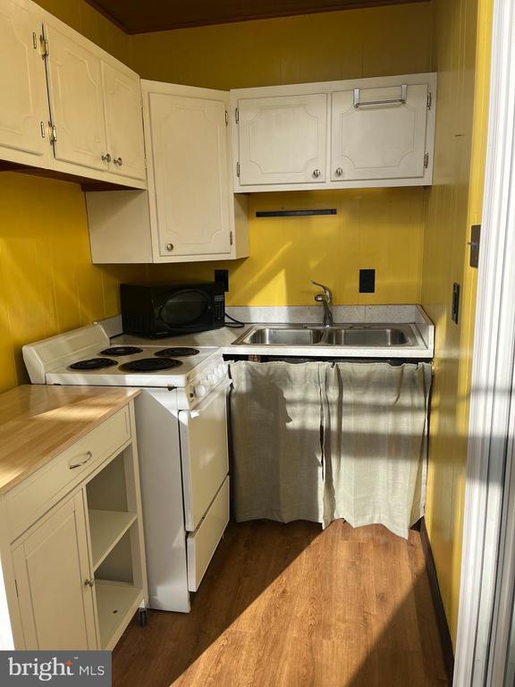 Building Photo - 261 Hill Climb Rd