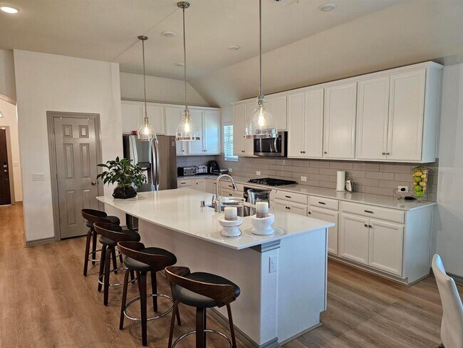 Foto del edificio - 11118 Laguna Heights Ln