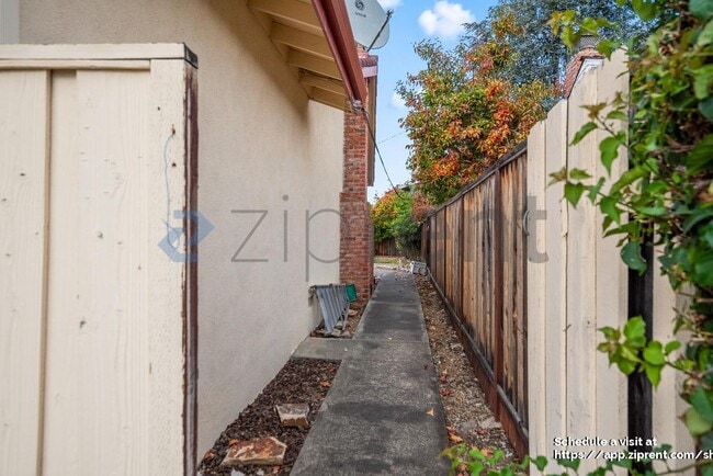 Building Photo - 20365 Silverado Ave