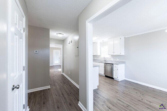 Foto del edificio - 404 Chadwyck Cir