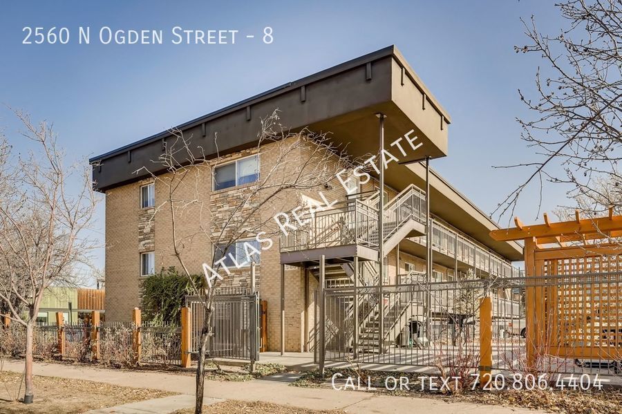 Foto principal - TOP FLOOR, 3 Bed 2 Bath Apartment in 5 Poi...