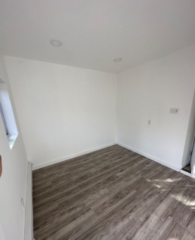 Foto del edificio - 1812 Hart Ln