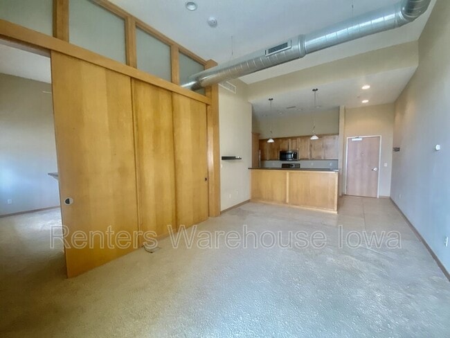 Building Photo - 160 S 68th St