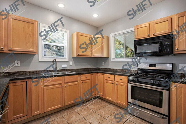 Building Photo - 141 national - updated 4 bedroom home (new...