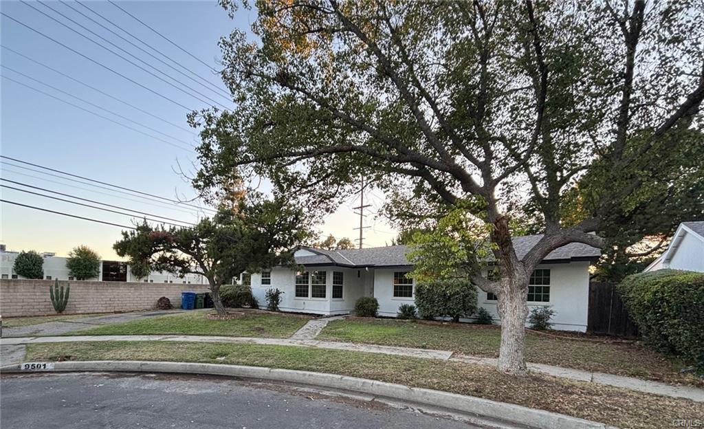 Primary Photo - 9501 Laramie Ave