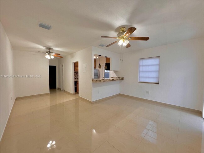 Foto del edificio - 4885 NW 4th St