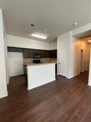 Foto del edificio - 1428 Ravenwood Dr