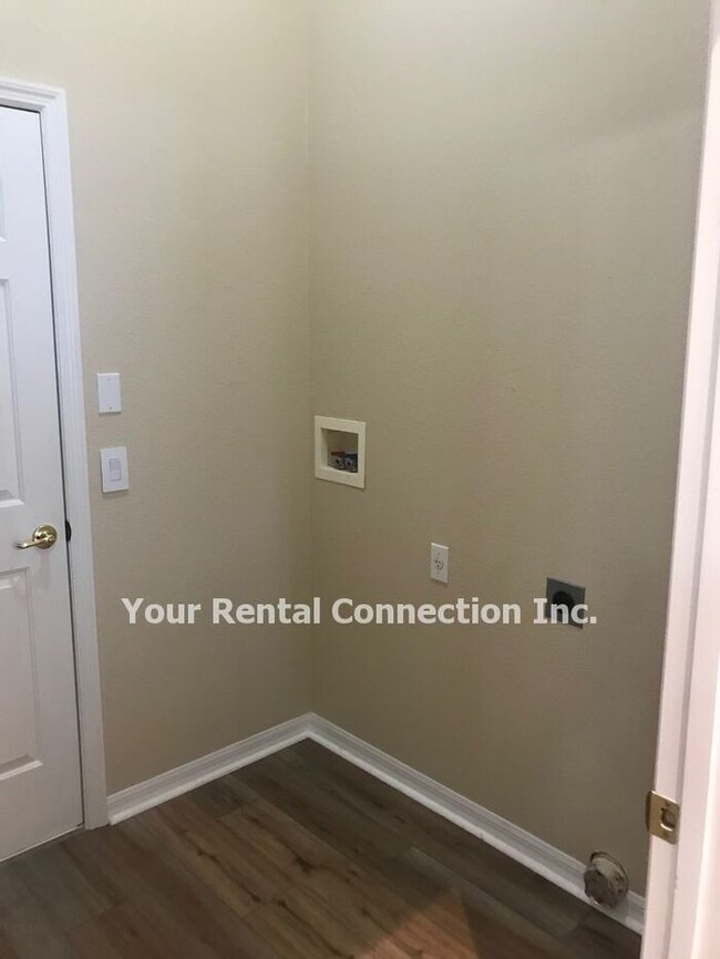Foto del edificio - 1087 Clearpointe Way