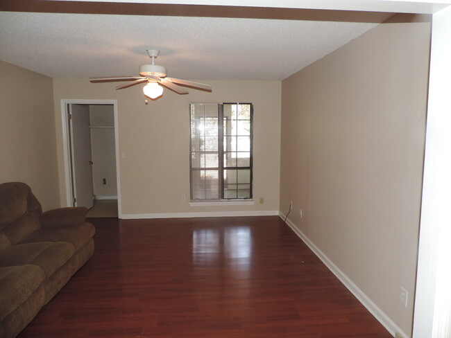 Foto del edificio - 787 Stevens Creek Rd