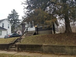 Building Photo - 331 Hillcrest Ave