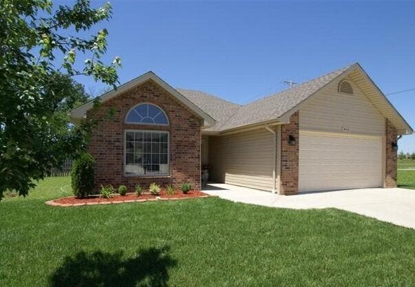 Primary Photo - 4115 Arctic Fox Dr