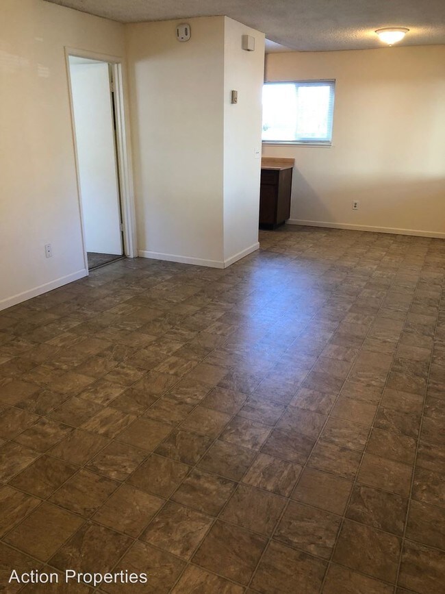 Building Photo - 2655 Woodridge Ct