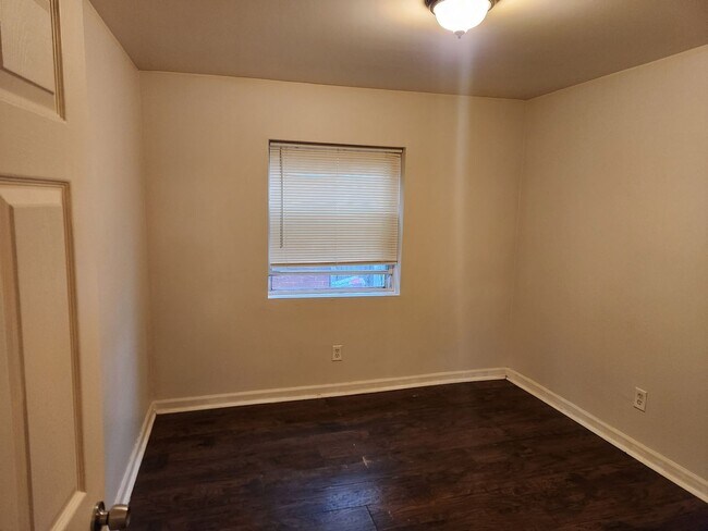 Foto del edificio - 3726-3728 Winnebago St