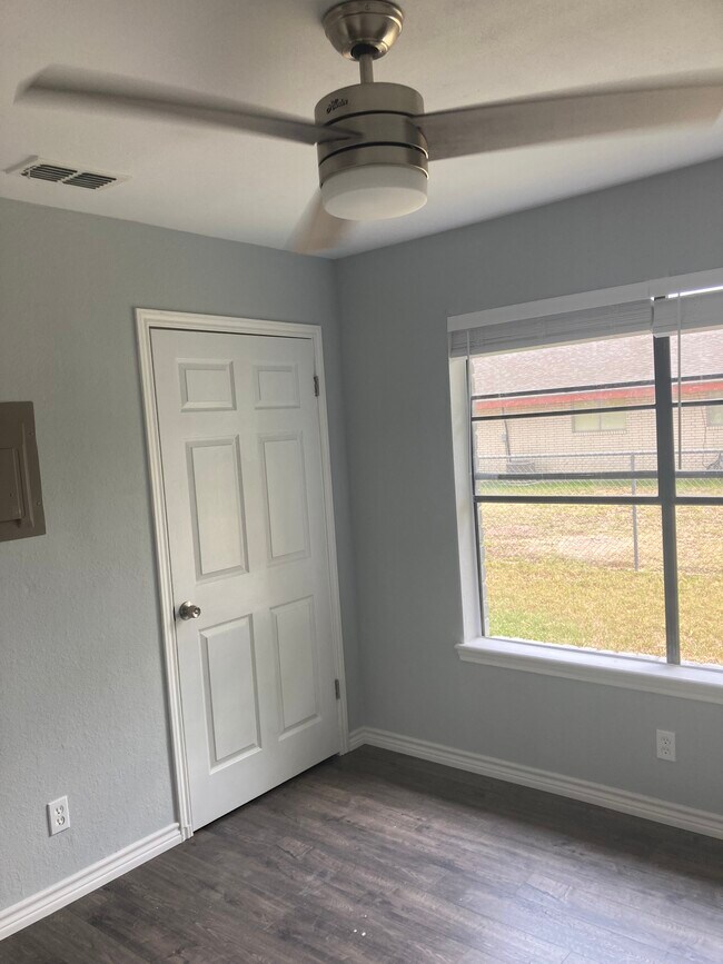 Building Photo - 1805 Norma Ln